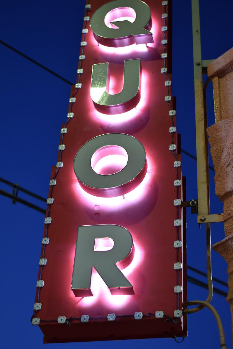 Quor neon sign